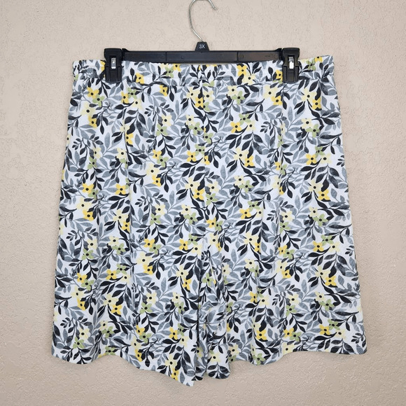 C&K Designs Yellow Gray and Black Floral Shorts Size XL (3822) - Picture 2 of 4
